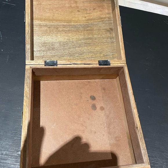 Gold and Brown Gift Box with Bow - Picture 5 of 7